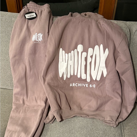 White Fox Archive 6.0 sweatshirt and sweatpants - Picture 1 of 4